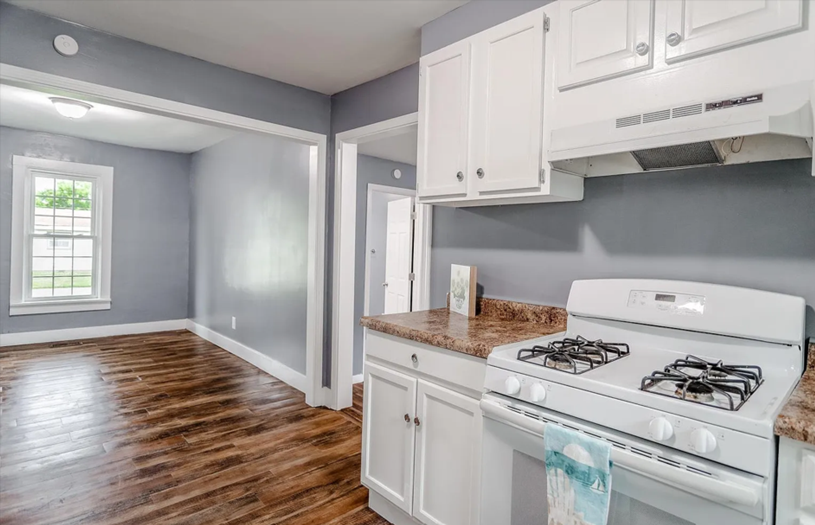 2104 Hall St 13 of 27