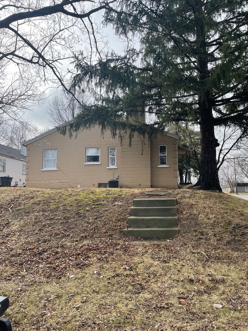 Lafayette House: 317 S 18th Street