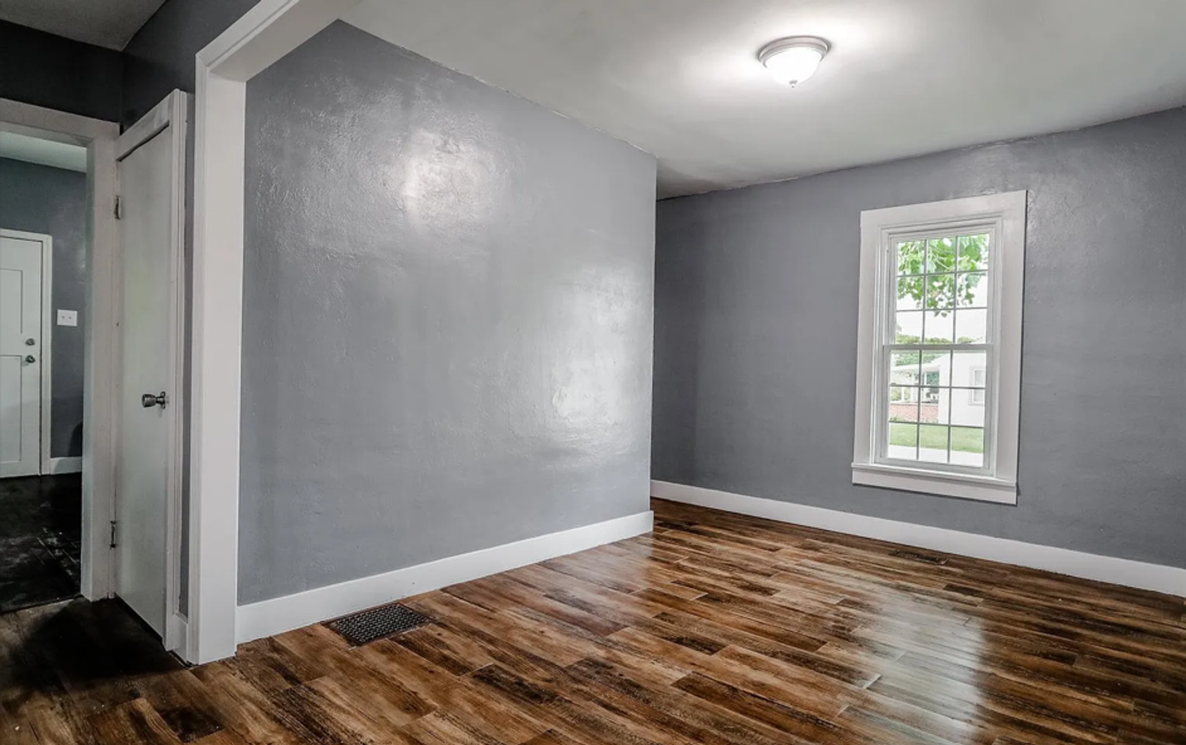 2104 Hall St 16 of 27