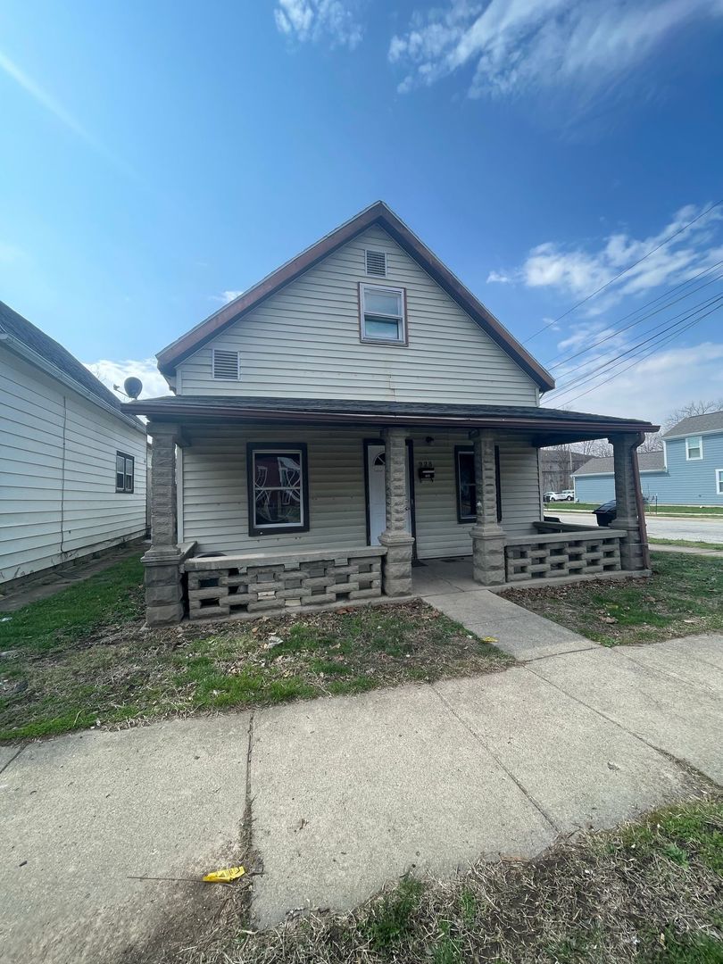 Lafayette House: 928 n 7th