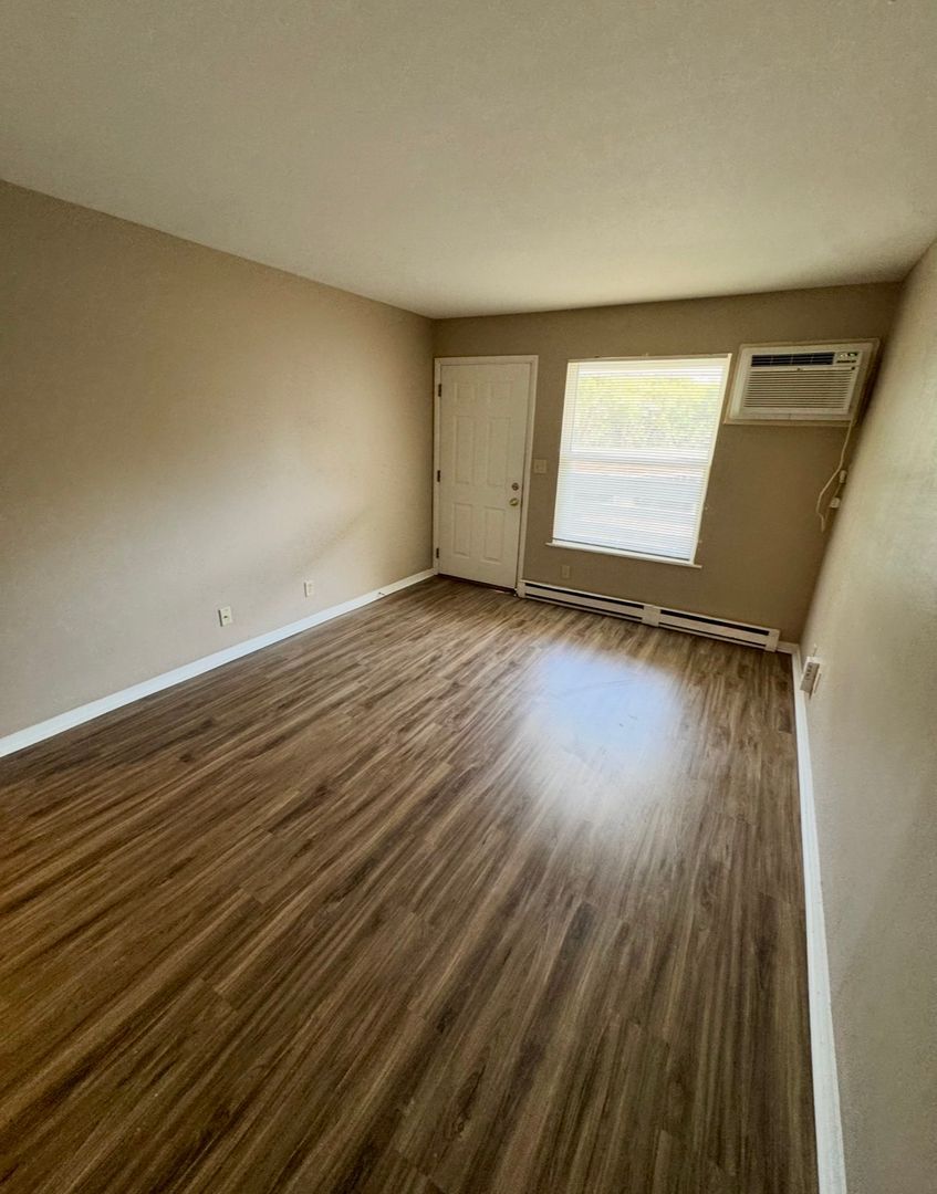 West Lafayette Apartment: 1190 Windsor Dr