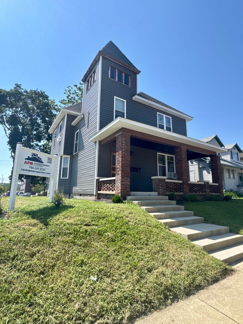 Lafayette Apartment: 911 Union St