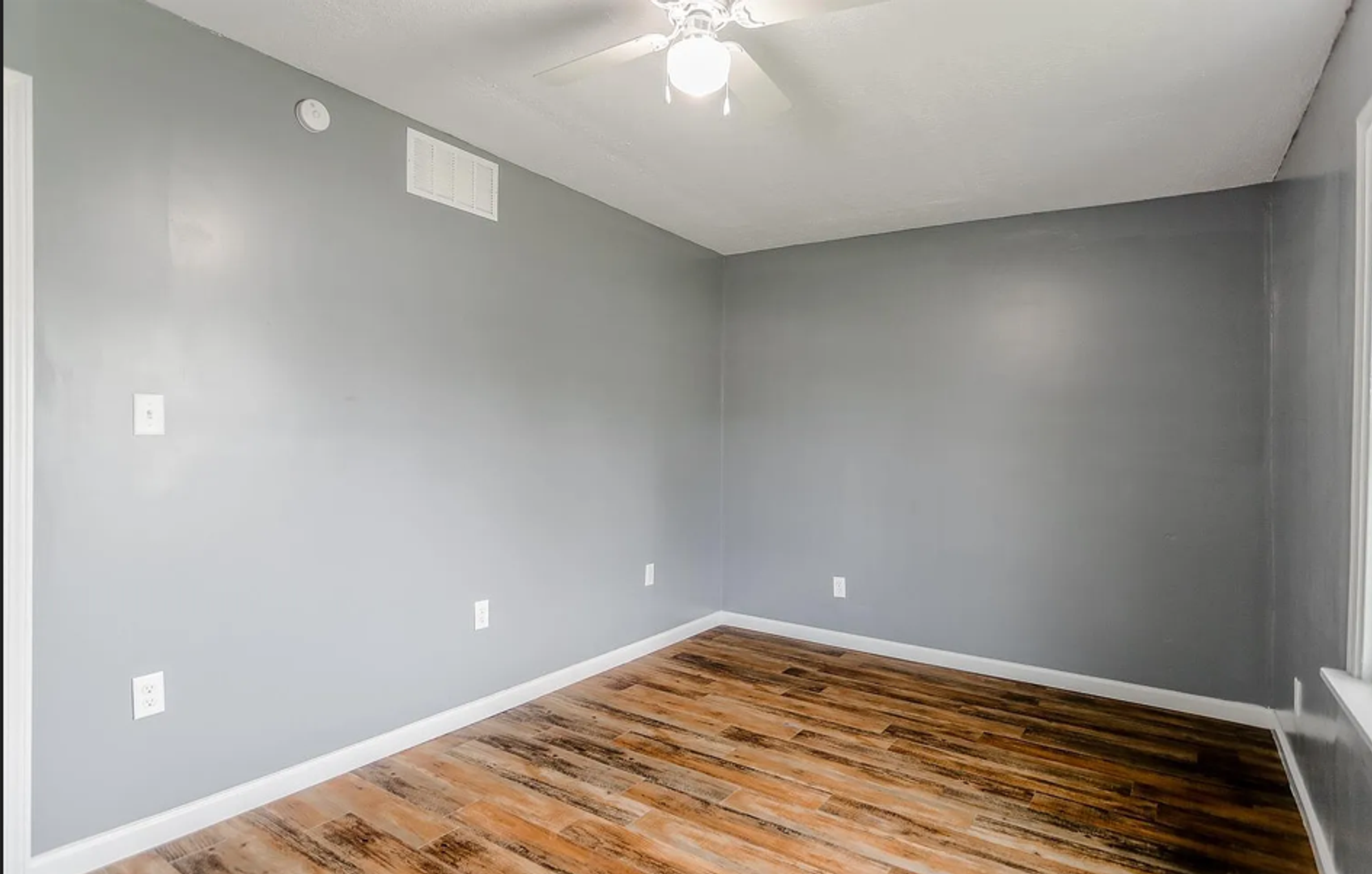 2104 Hall St 9 of 12