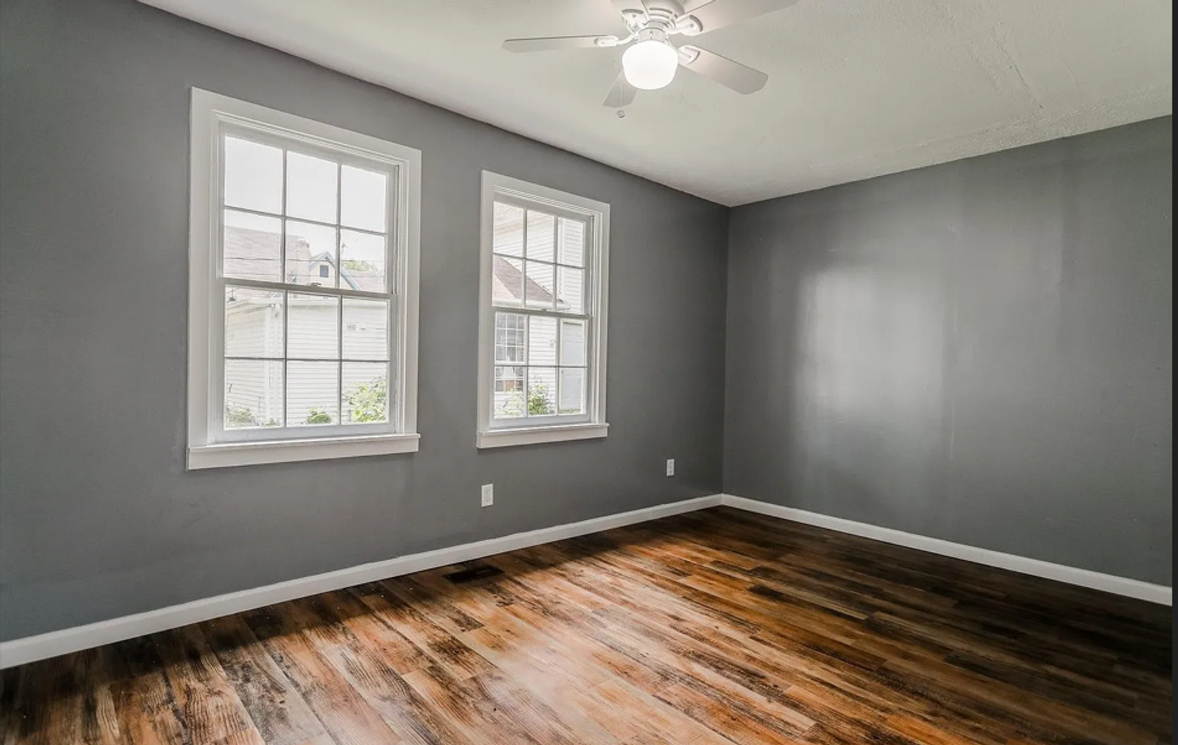 2104 Hall St 27 of 27