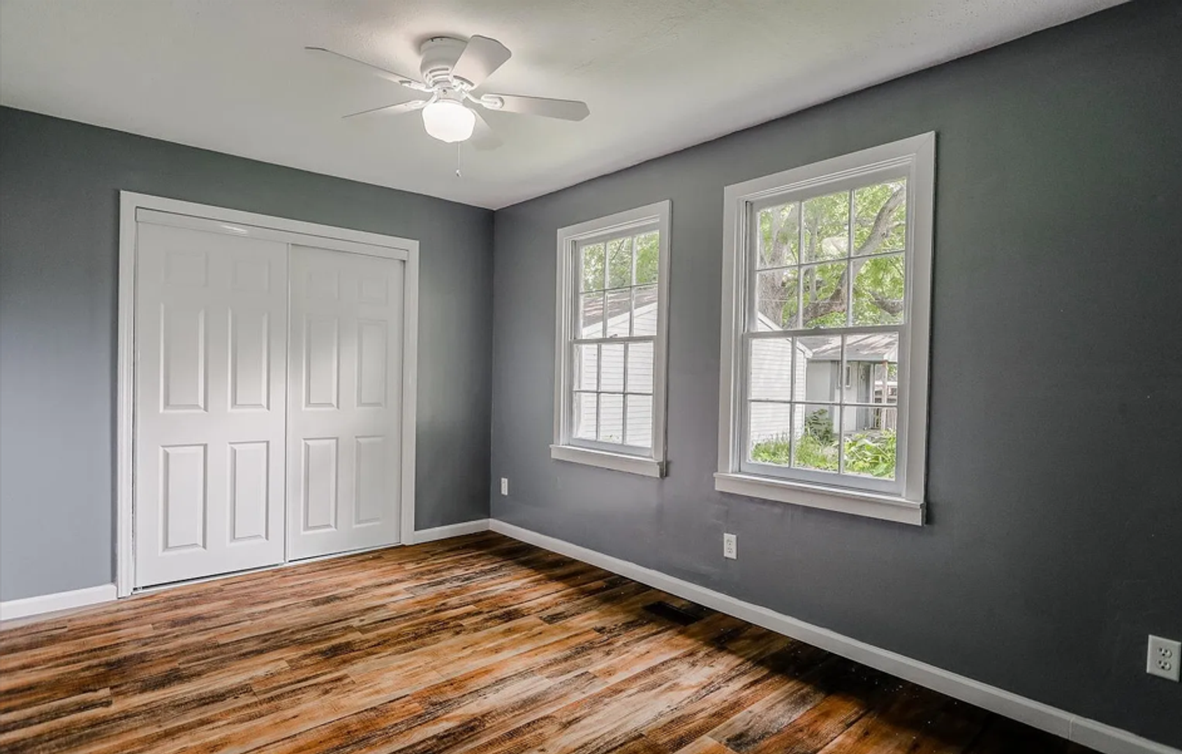 2104 Hall St 25 of 27
