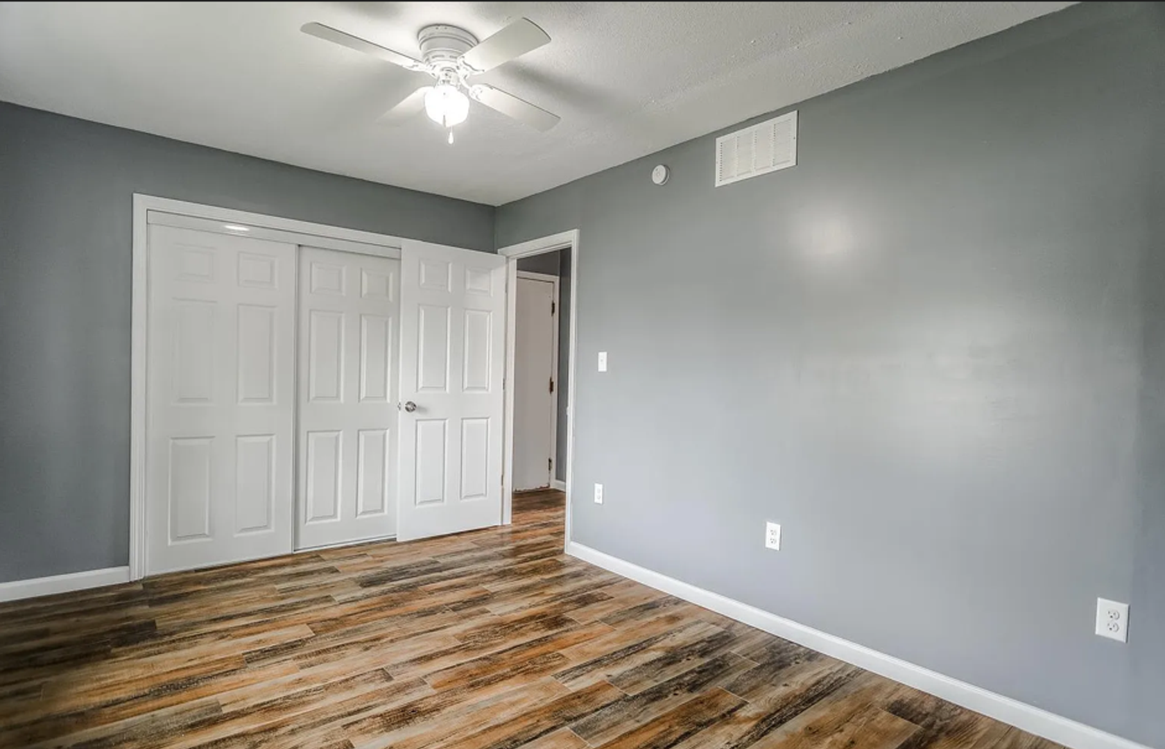 2104 Hall St 10 of 12