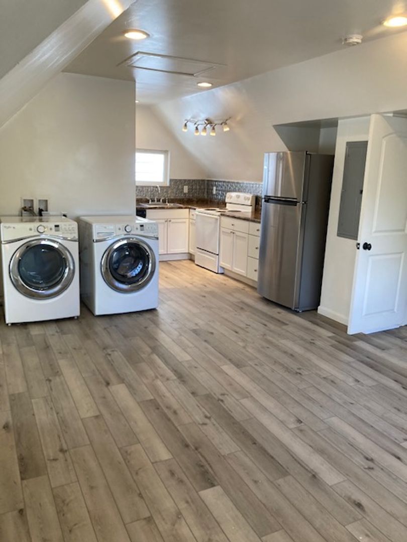 Lafayette Apartment: 306 S 27th St