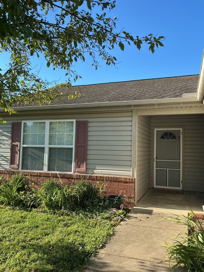 Lafayette House: 2005 Starks Circl