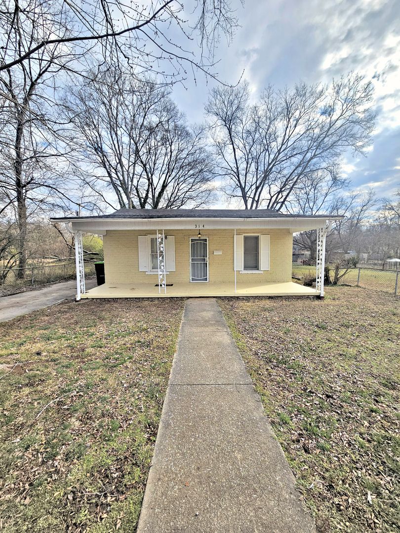 Decatur House: 314 8th Ave NW