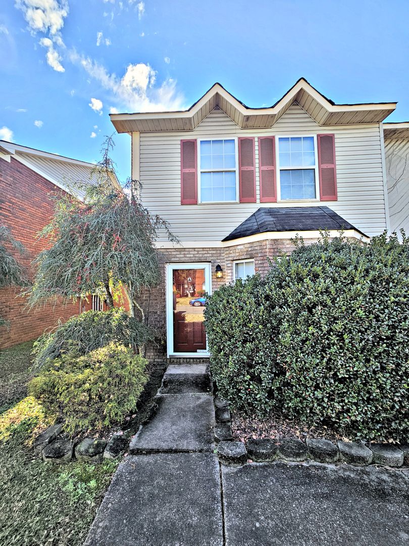 Decatur Apartment: Huntington Place Townhomes