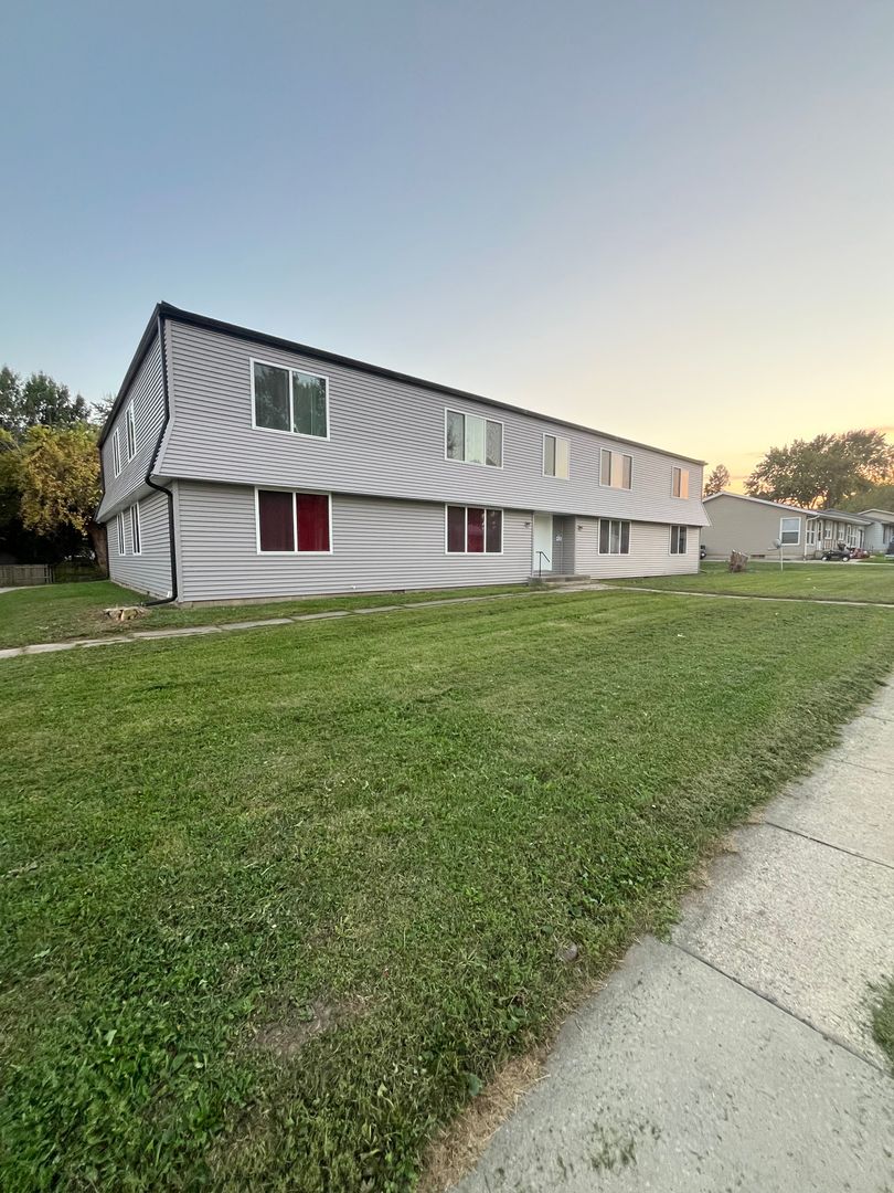 Waterloo Apartment: 1048 Langley Rd