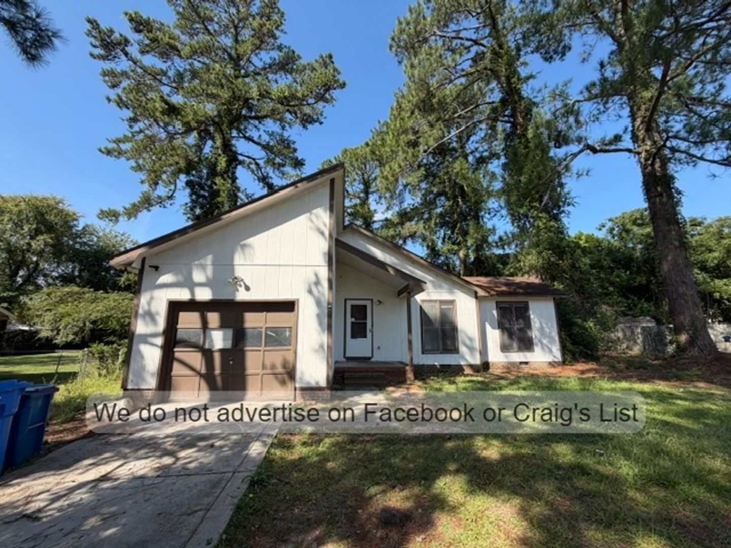 Fayetteville House: 1106 Thornwood Place
