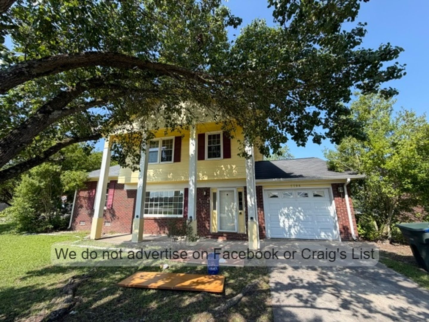 Fayetteville House: 7796 Adrian Drive