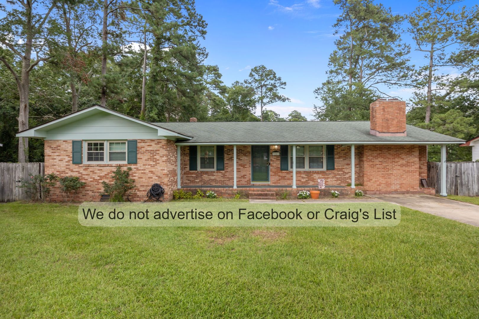 Fayetteville House: 5842 Columbine Road