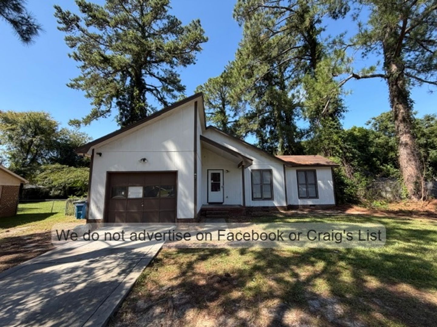 Fayetteville House: 1106 Thornwood Place