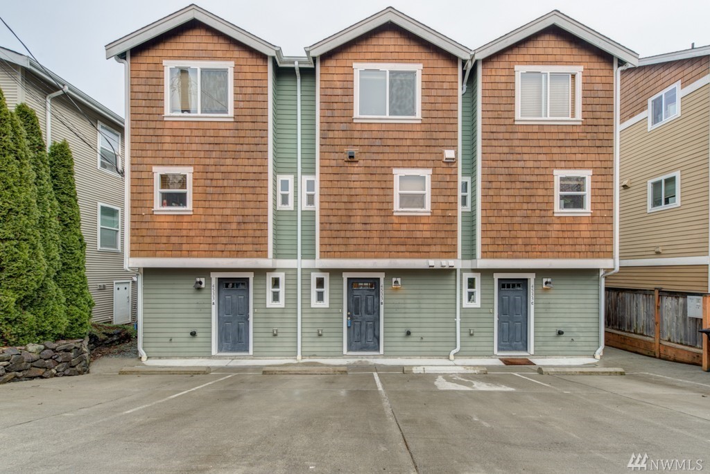 Seattle Townhome: 4533 41st Ave SW, Unit B