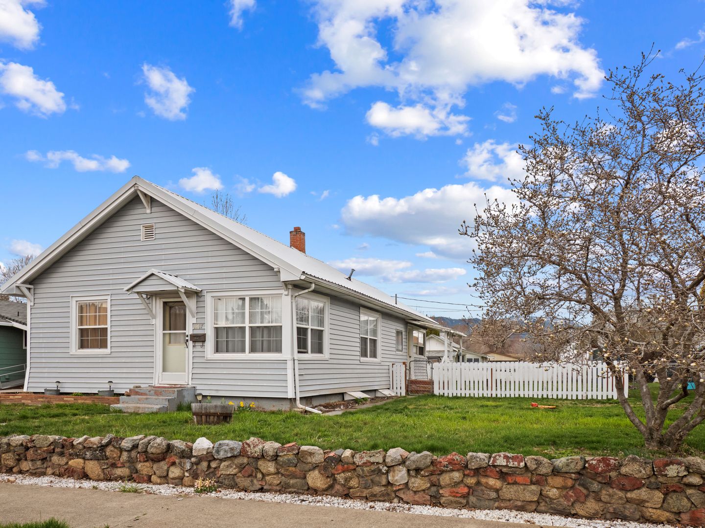 La Grande House: 1217 X Ave