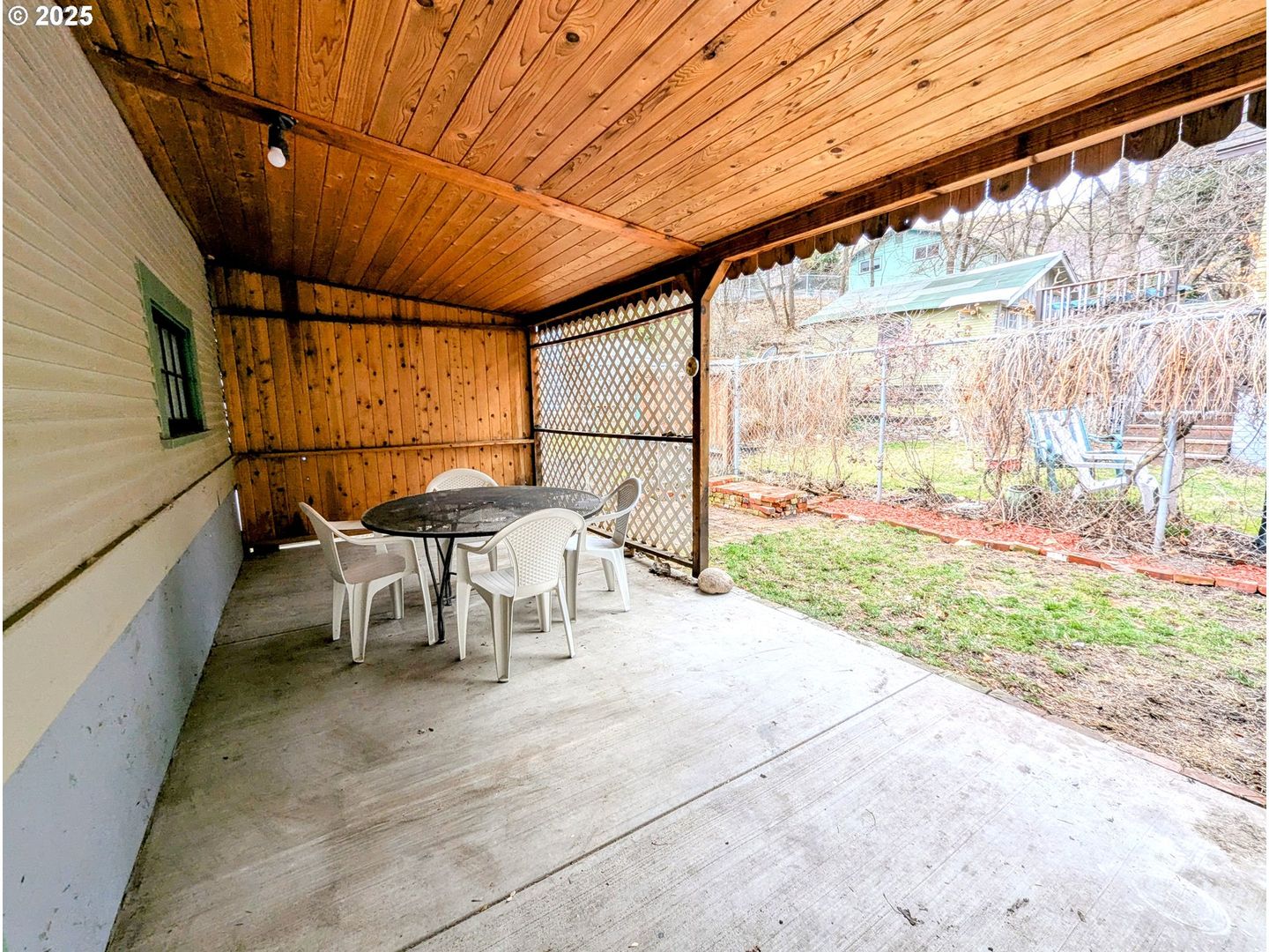 La Grande House: 308 Adams Ave