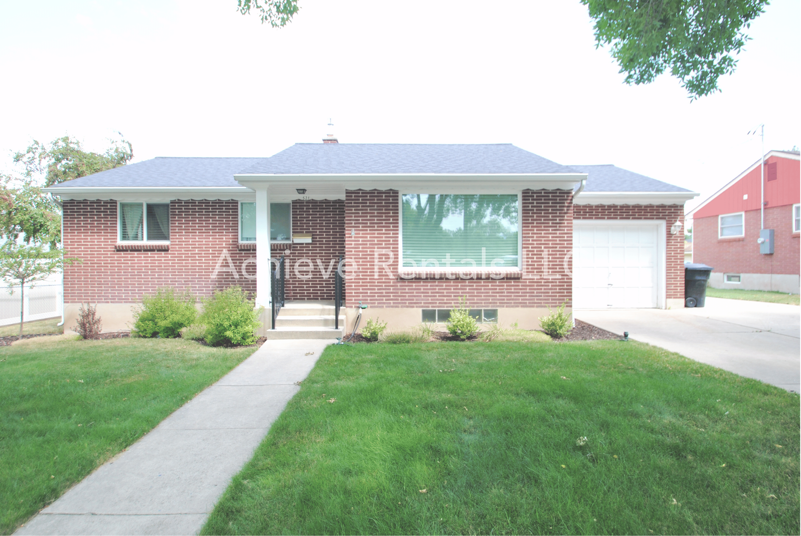 521 East 1000 North