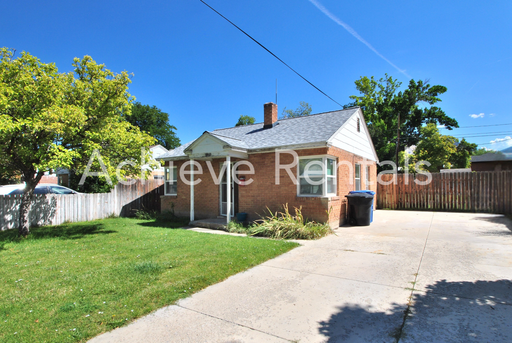 Centrally Located 2 Bedroom Home | Near Maverik Stadium, Hospitals, & Parks – photo 1