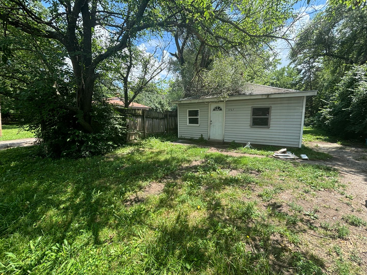 Topeka House: 1707 SE 24th