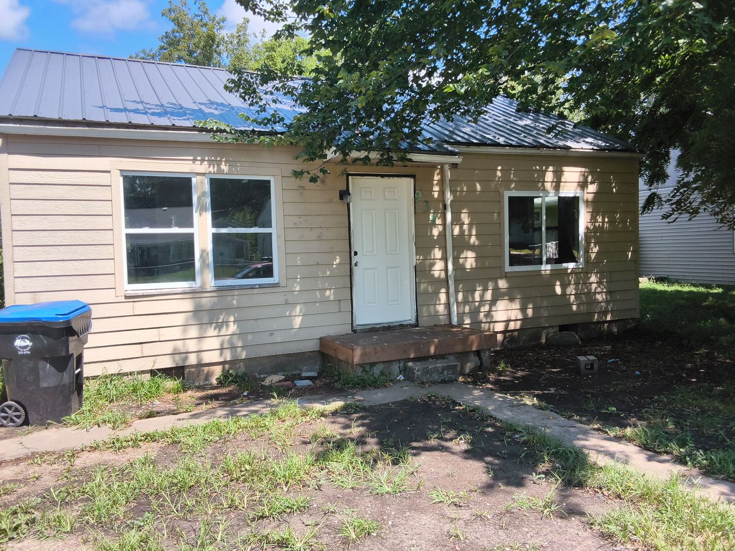 Topeka House: 934 SE Pinecrest