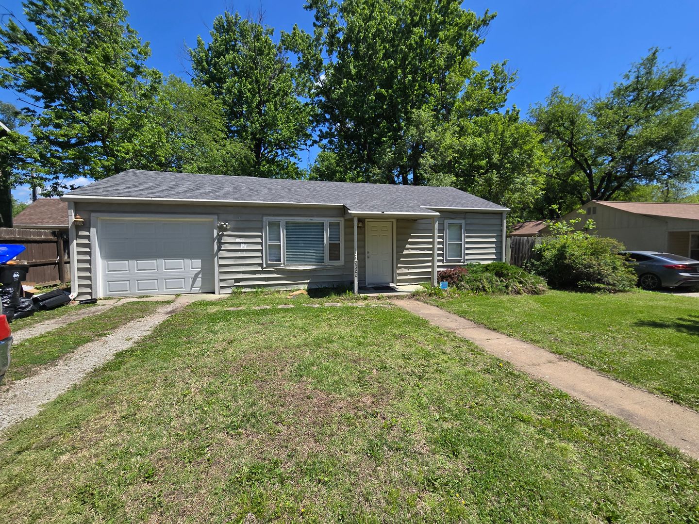 Topeka House: 2320 SW Valleybrook