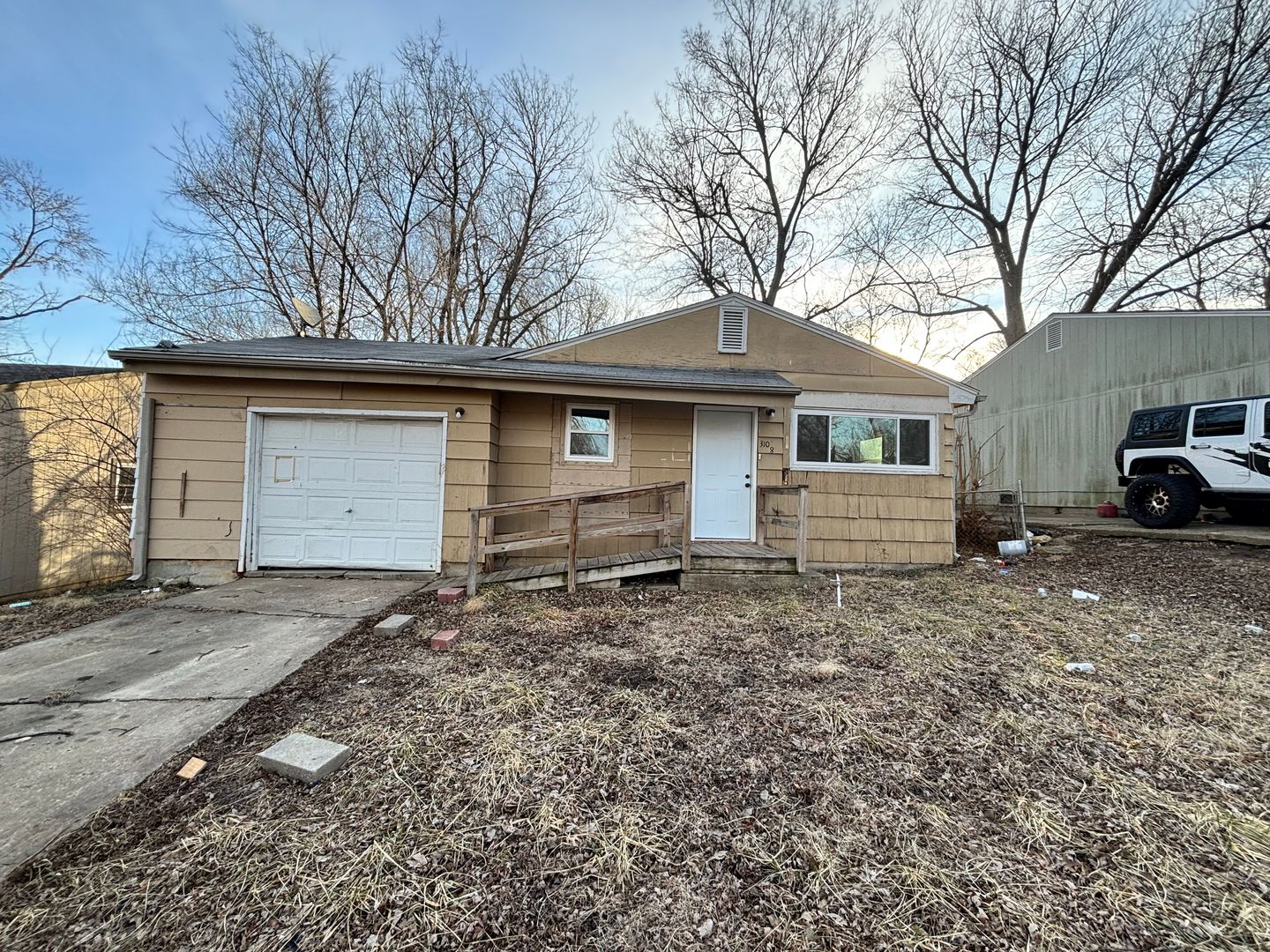 Topeka House: 3108 SE Colfax st