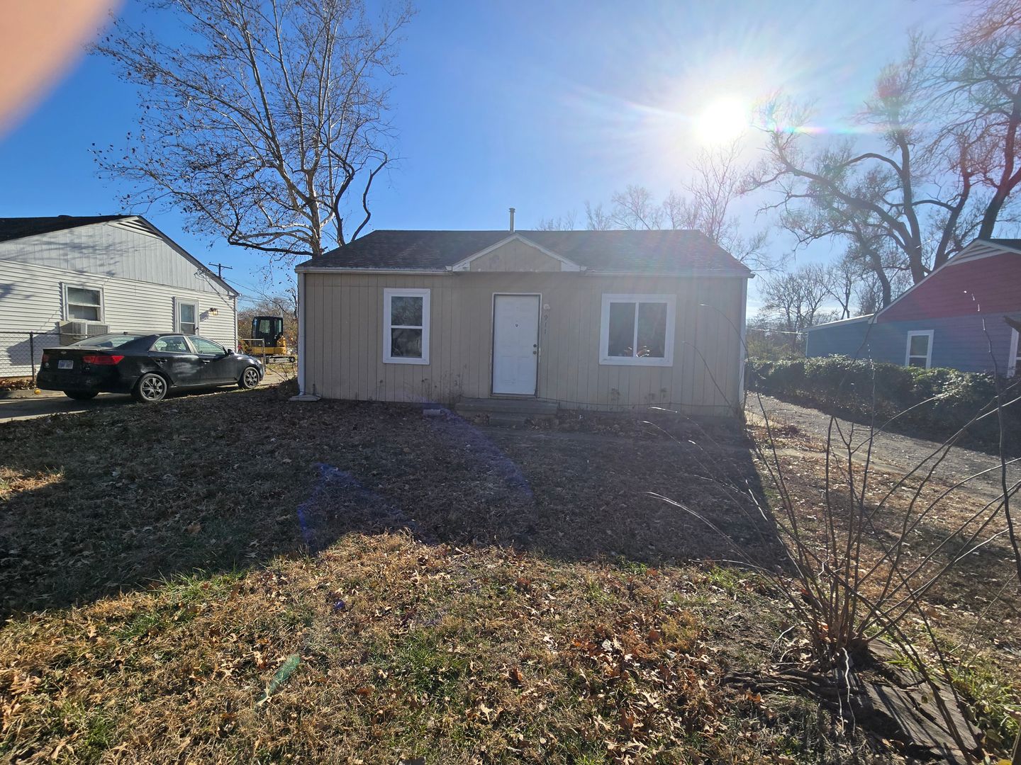 Topeka House: 911 SE 33rd