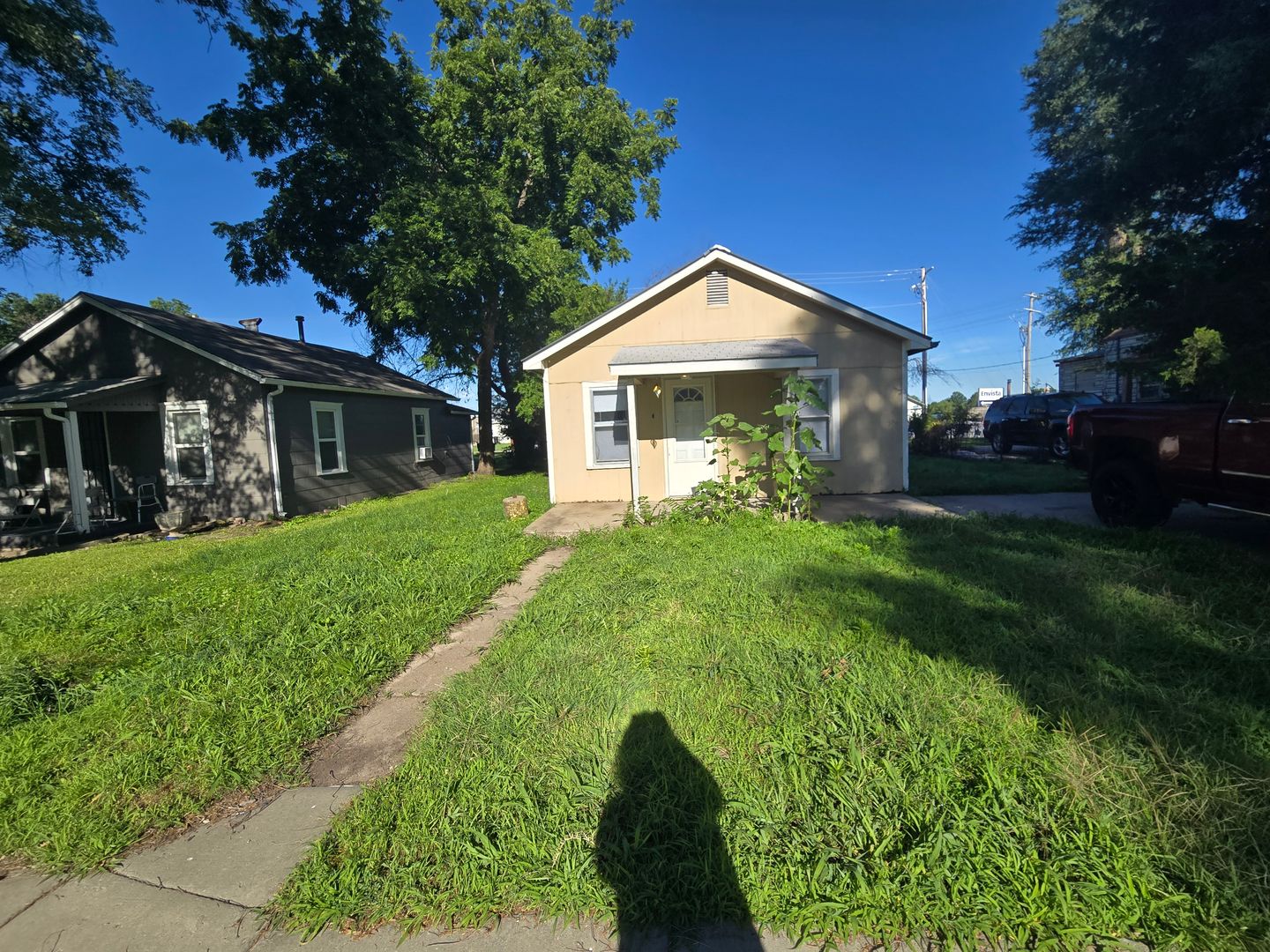 Topeka House: 539 ne lake st