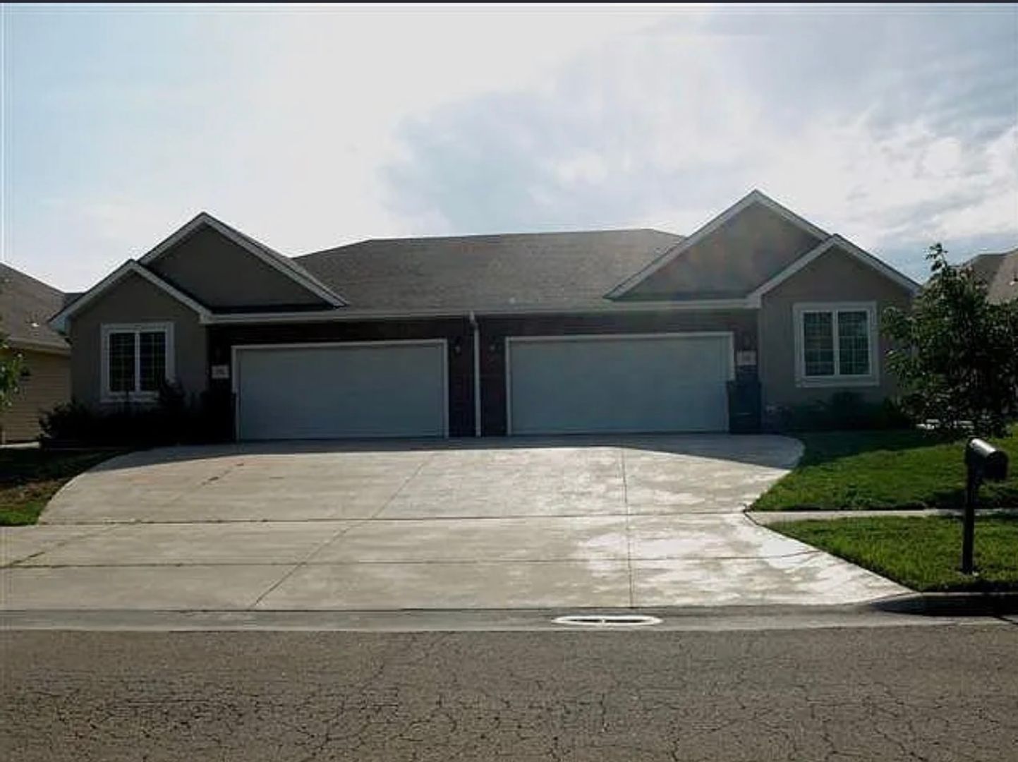 Topeka Townhome: 726 sw mifflin rd