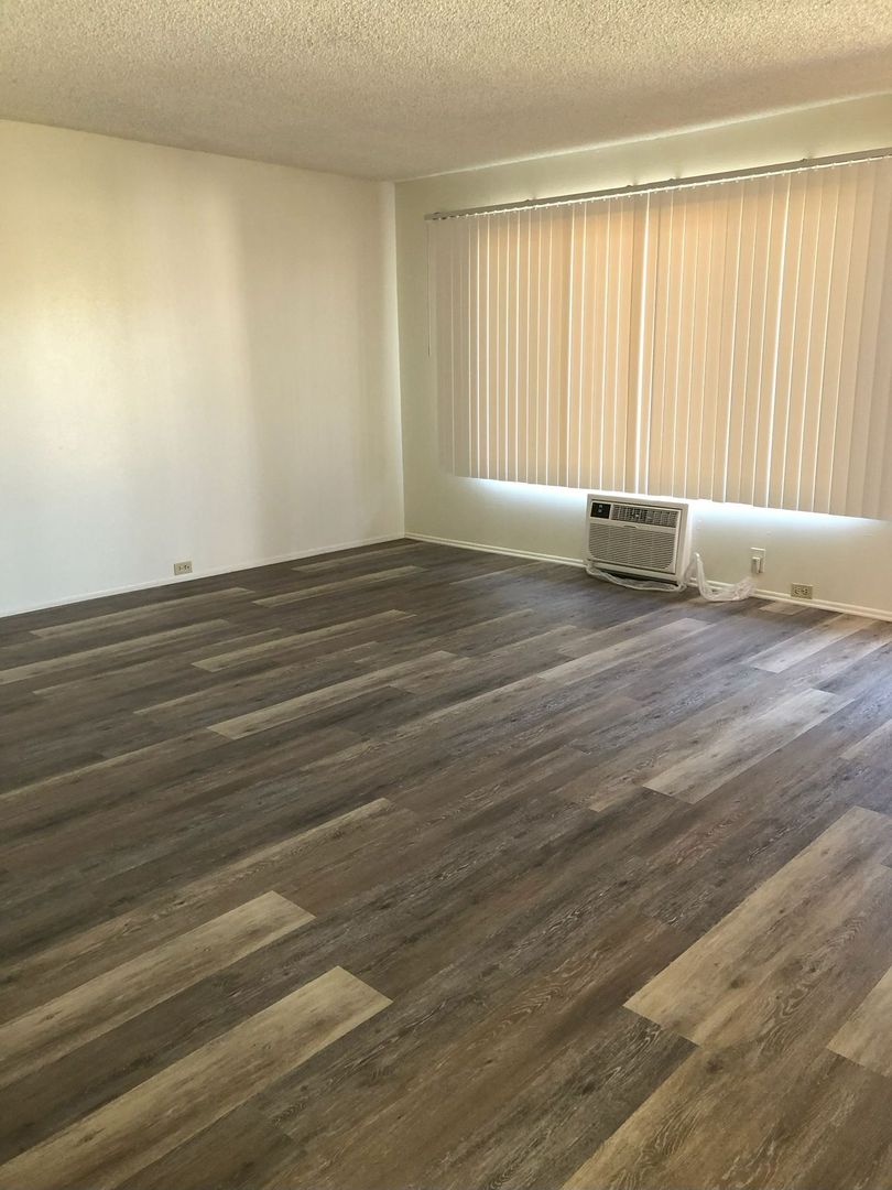 Ontario Apartment: 204-206 West F St.