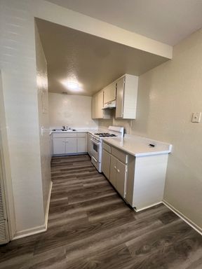 1 BEDROOM APARTMENT $1895 – photo 1