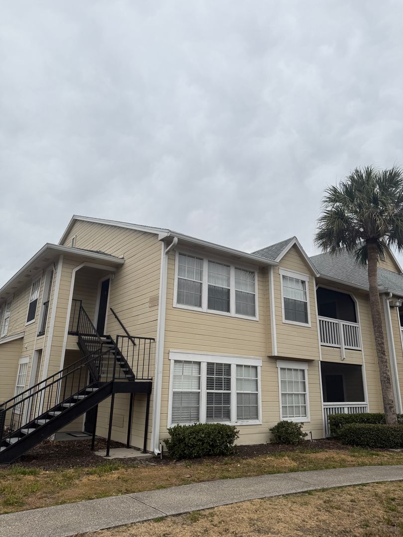 Orlando House: 1049 S. Hiawassee Rd