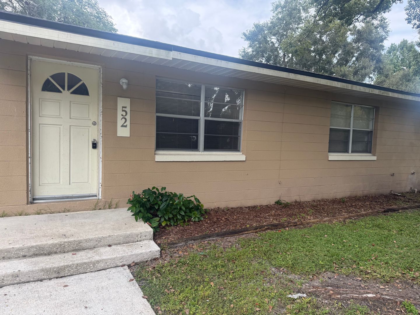 St. Cloud House: 52 6th Street