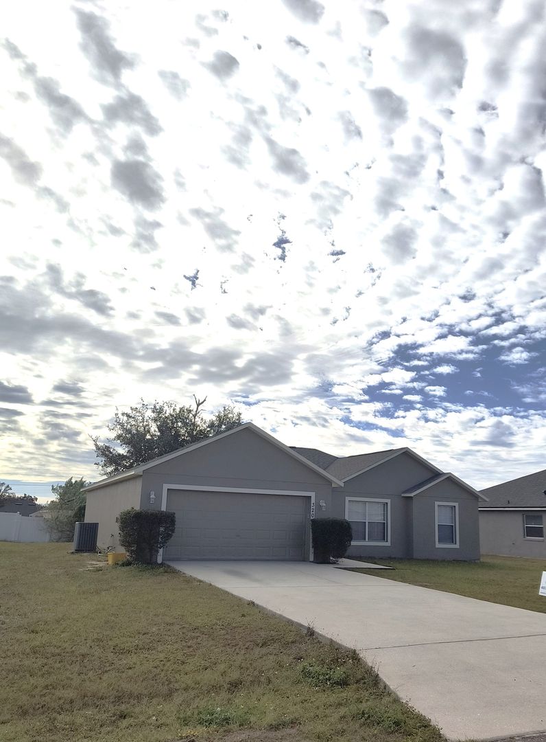 Poinciana House: 320 Puffer Ct - ..