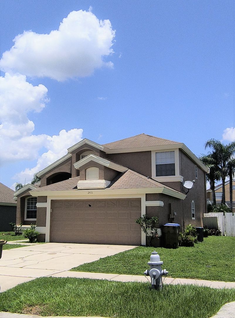 Kissimmee House: 2411 Berkshire Ct. - ...