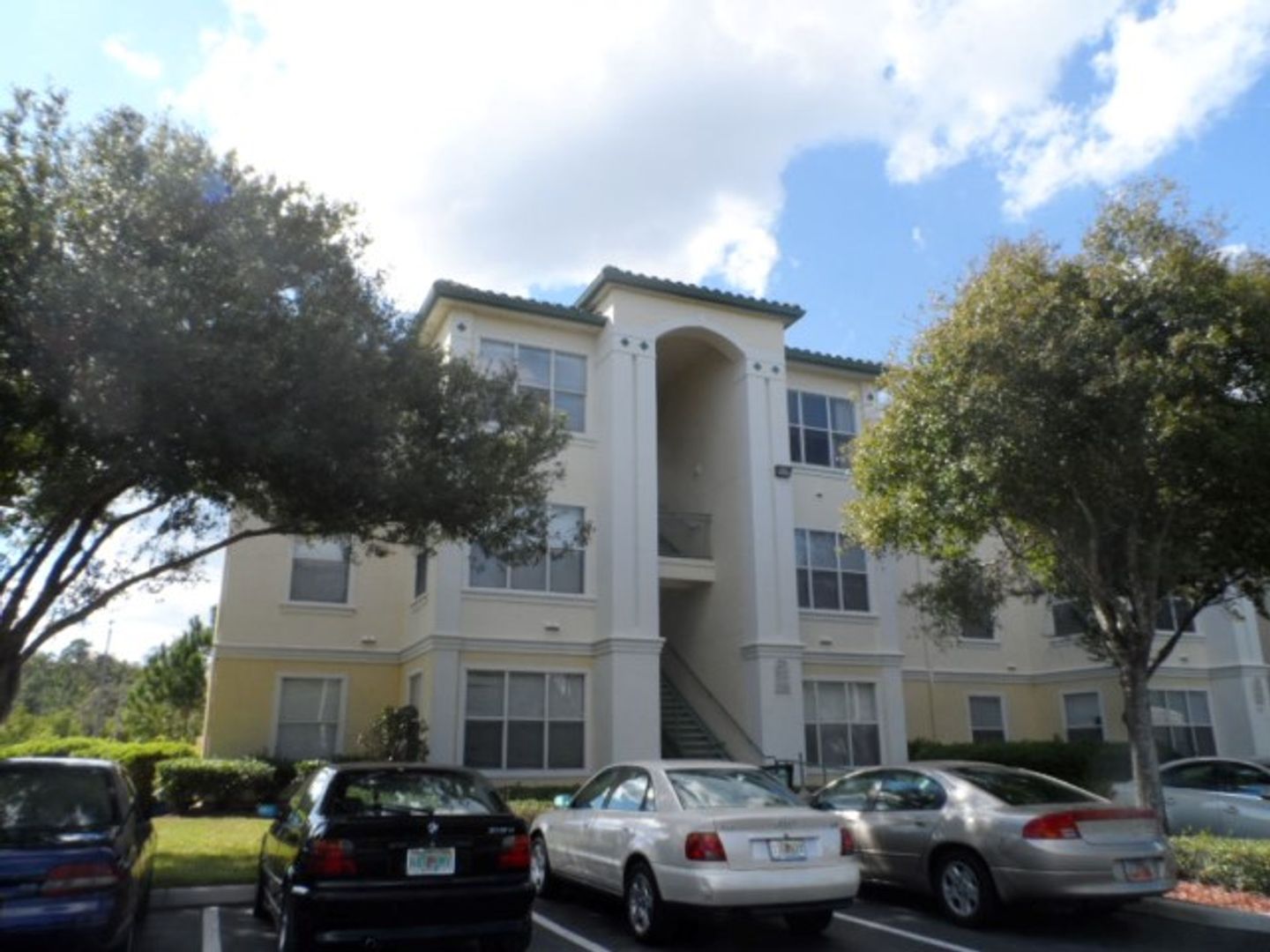 Kissimmee House: 8927 Legacy Ct # 20-201