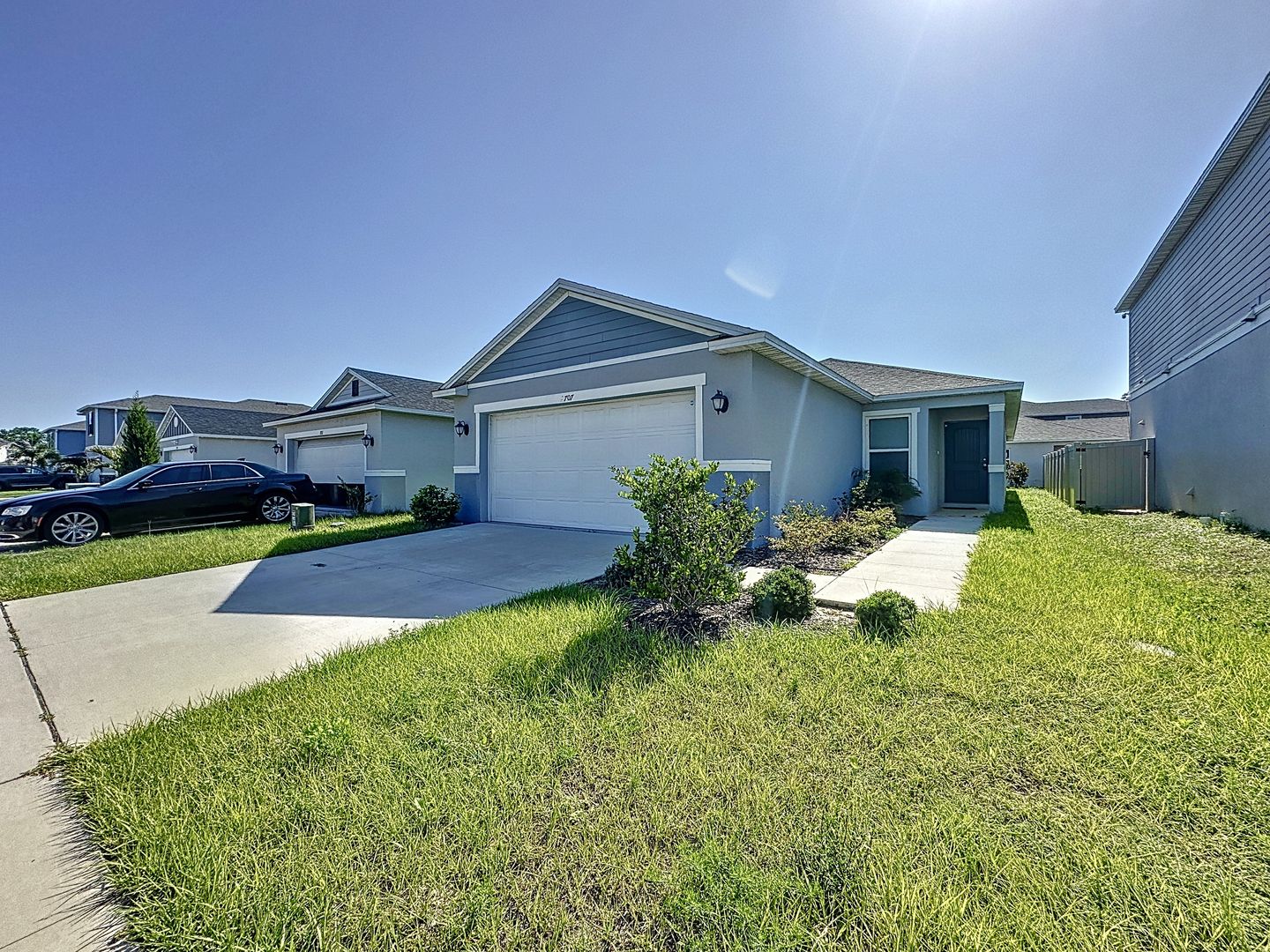 Davenport House: 707 Scrub Oak Hammock Rd - *