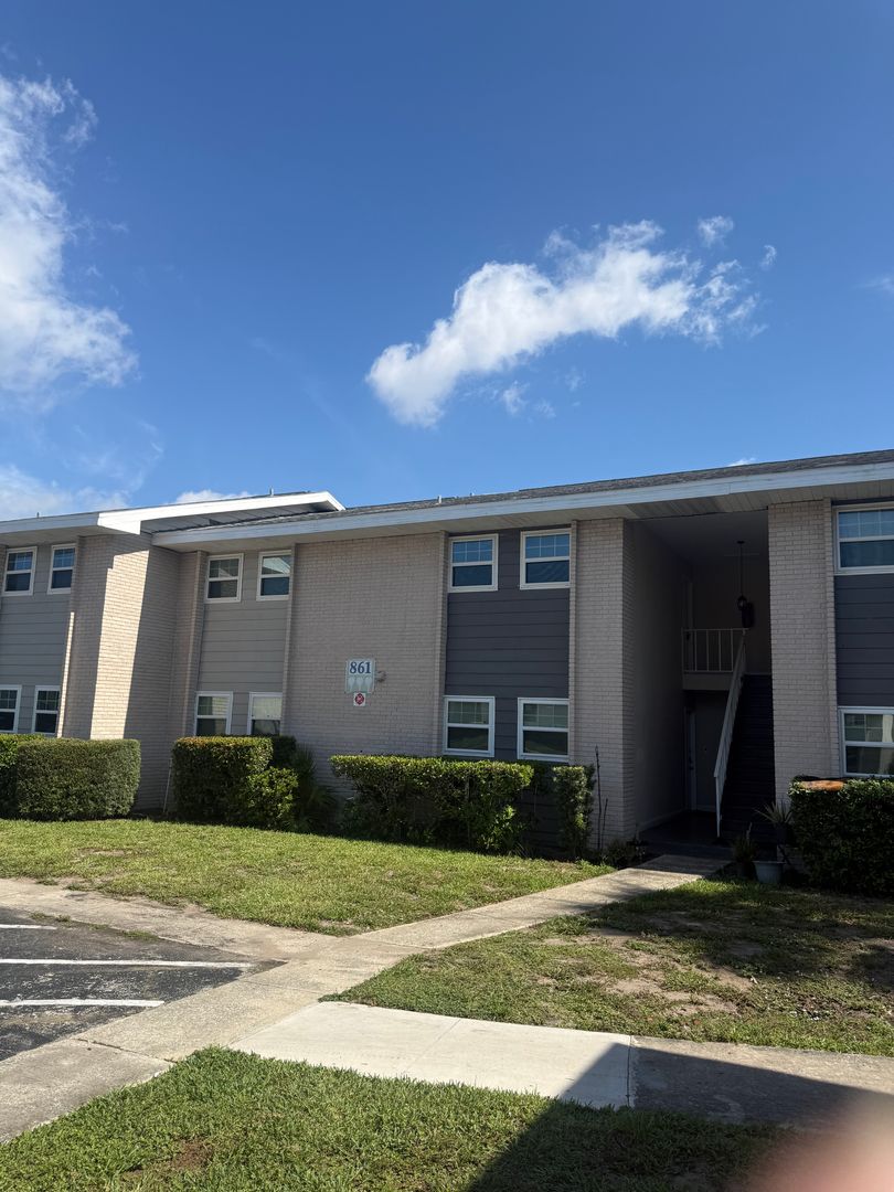 Orlando House: 861 Sky Lake Cir. Unit C