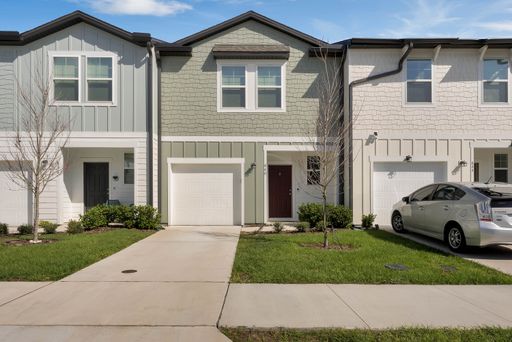 MOVE IN SPECIAL!!! FREE RENT!!! Beautiful Townhome in Madison Place Davenport! – photo 1