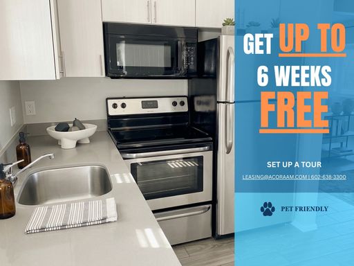 *MOVE IN SPECIAL - HUGE SPACIOUS FLOORPLAN!* Huge and Renovated Midtown 1 Bedroom 1 Bath at 1301 E Thomas Rd! In Unit Washer and Dryer! – photo 1