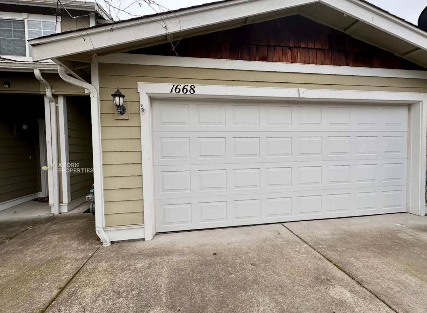 Oak Harbor Townhome: 1668 SW Stremler Street