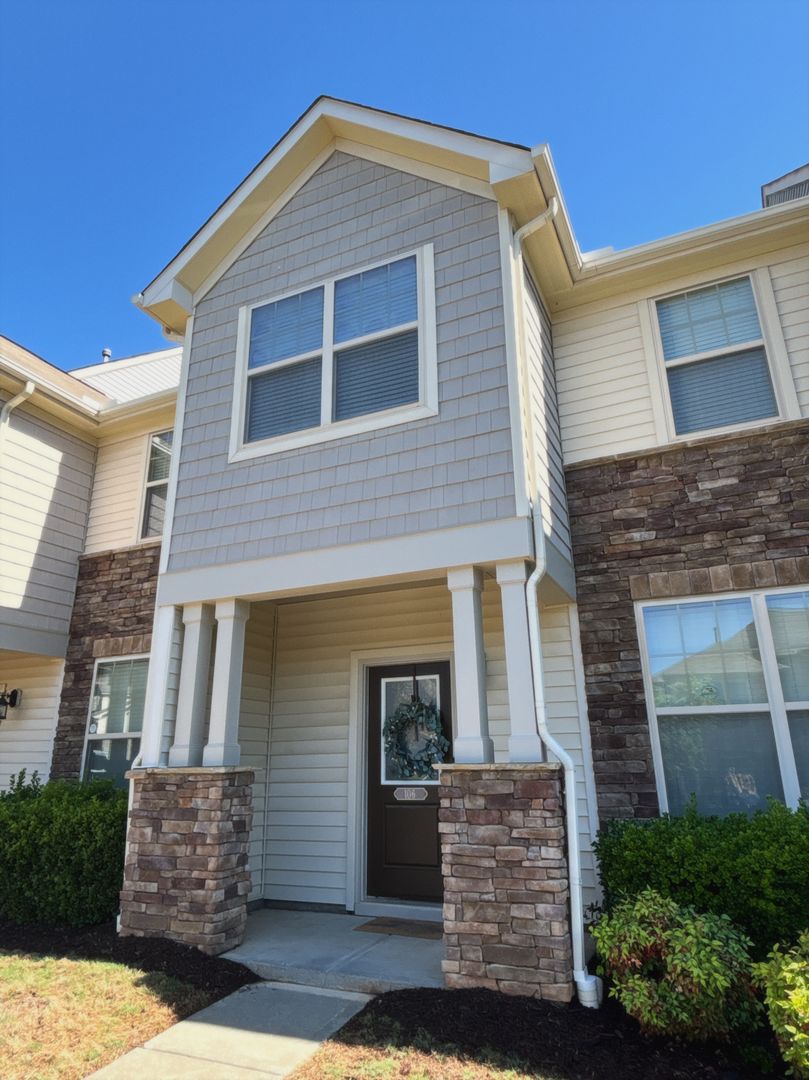Durham Townhome: 106 Mt Evans Dr