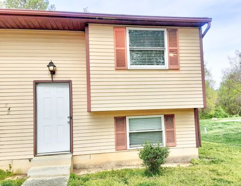 Cozy 2 Bedroom home with In-Unit Washer/Dryer conveniently located in Durham! – photo 1