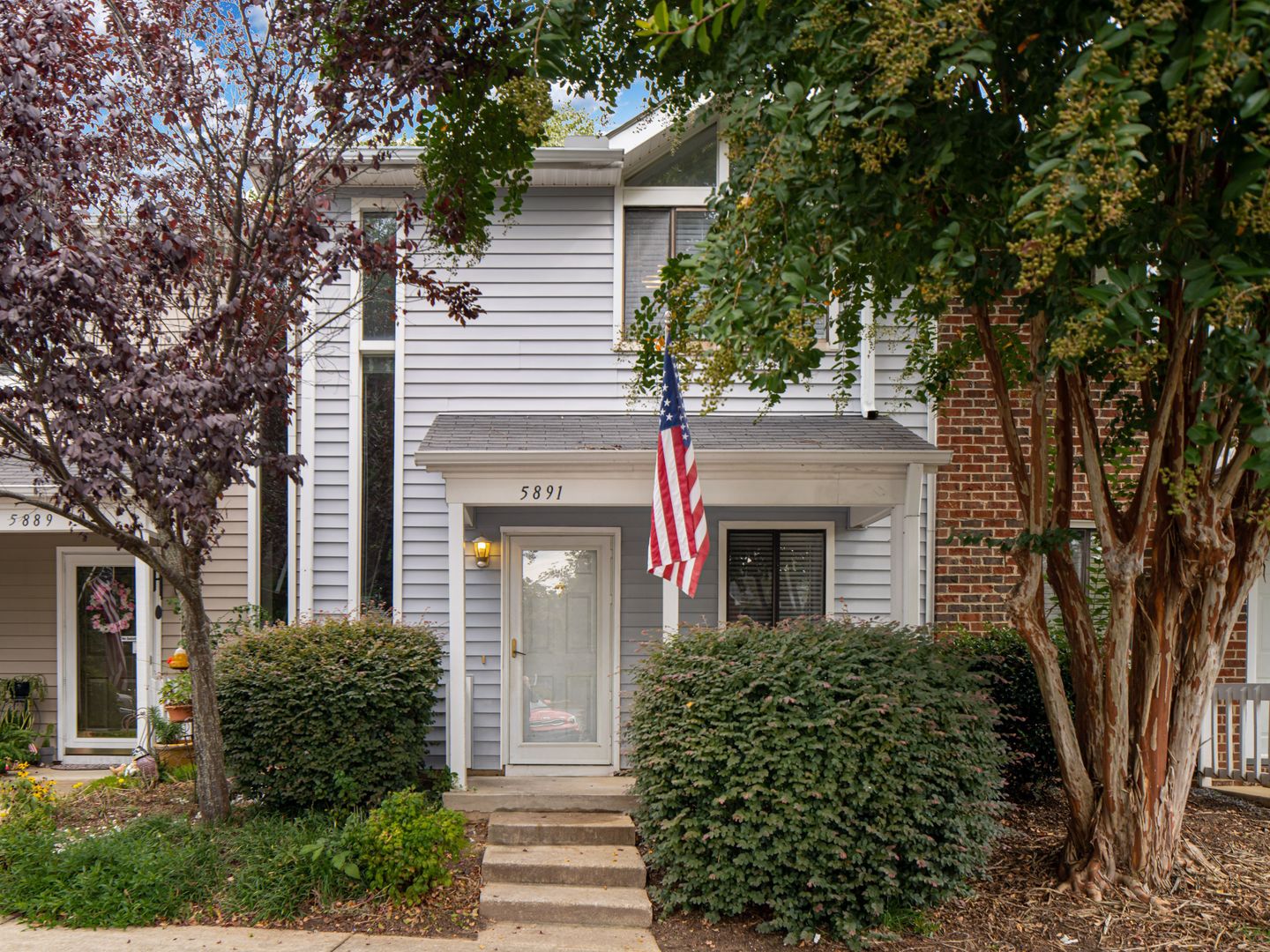 Raleigh House: 5891 Shady Grove Cir