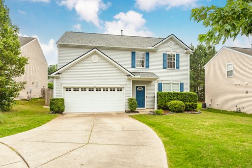 4 Bedroom With Fenced Yard In Great Location! – photo 1