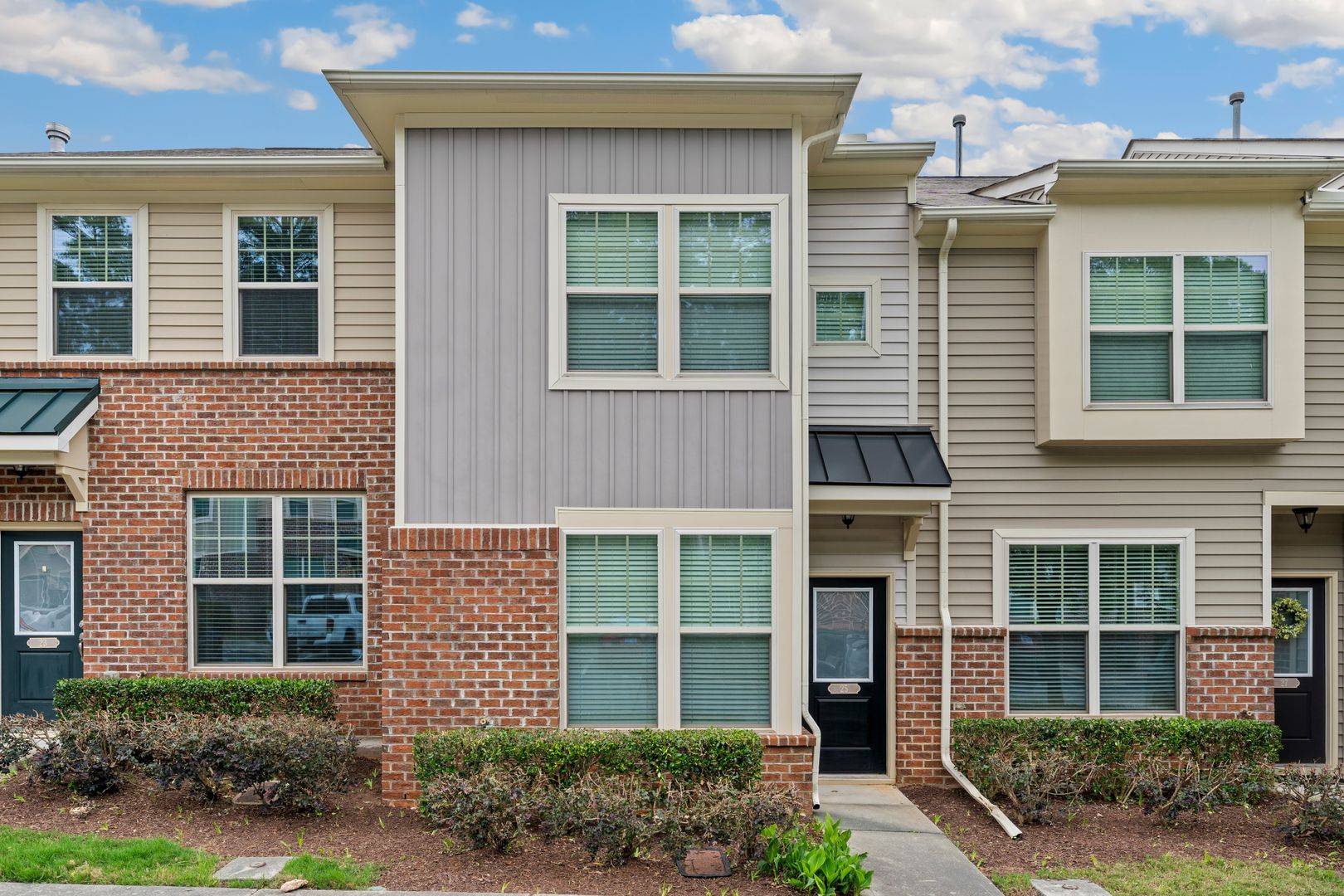 Durham Townhome: 25 Pocono Dr