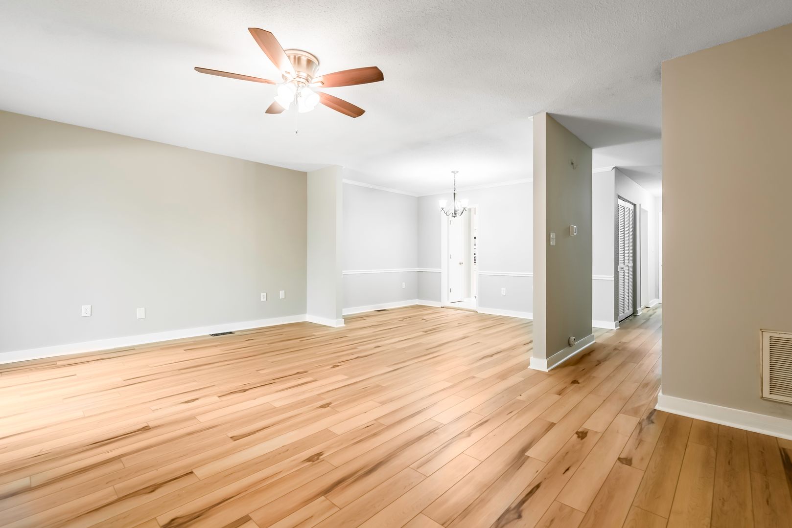 Durham House: 1 Willow Bridge Dr