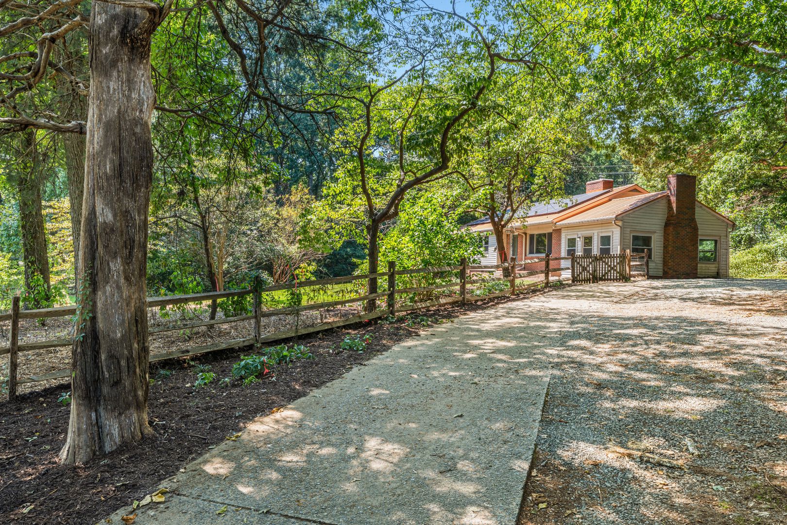 Durham House: 6220 Mount Hermon Church Rd